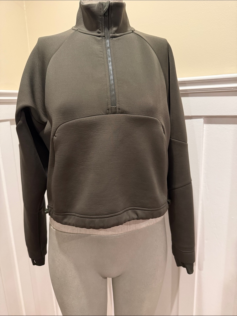 Nike Dri-FIT cropped 1/2-zip pullover top
